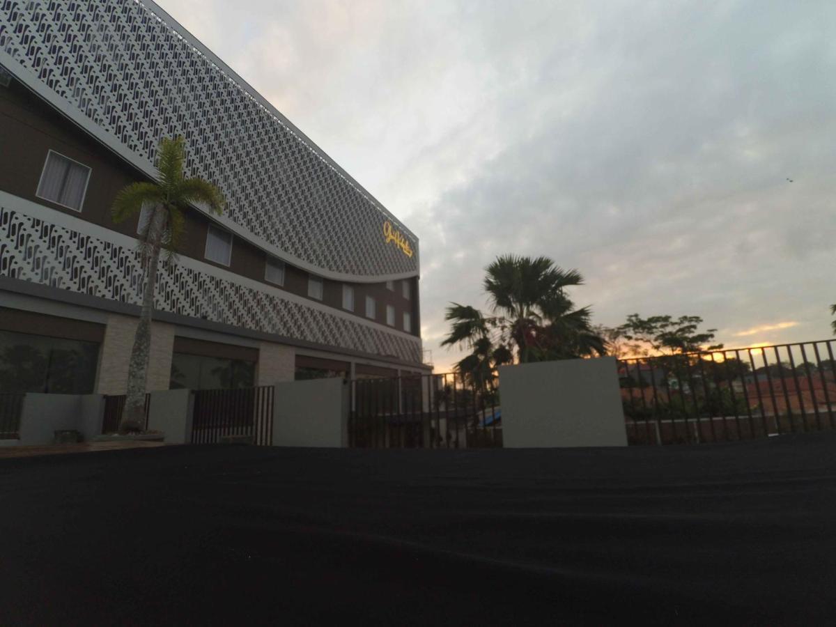 Grand Kolopaking Hotel Kebumen Exterior foto